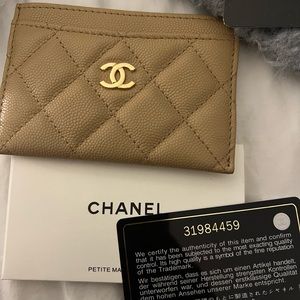 Authentic pre-owed Chanel cardholder.